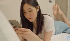 Xinh đẹp nhưng vẫn bị chồng "đi ngoài", vợ yêu buồn tình cho anh giao hàng phang luôn
